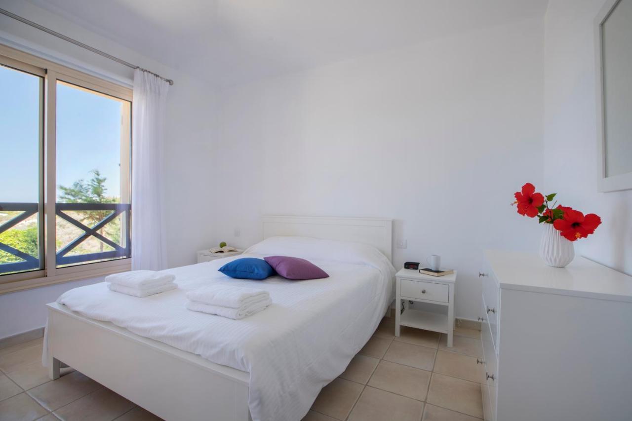 Resitour - Perneri Four Bedroom Villa بافوس المظهر الخارجي الصورة